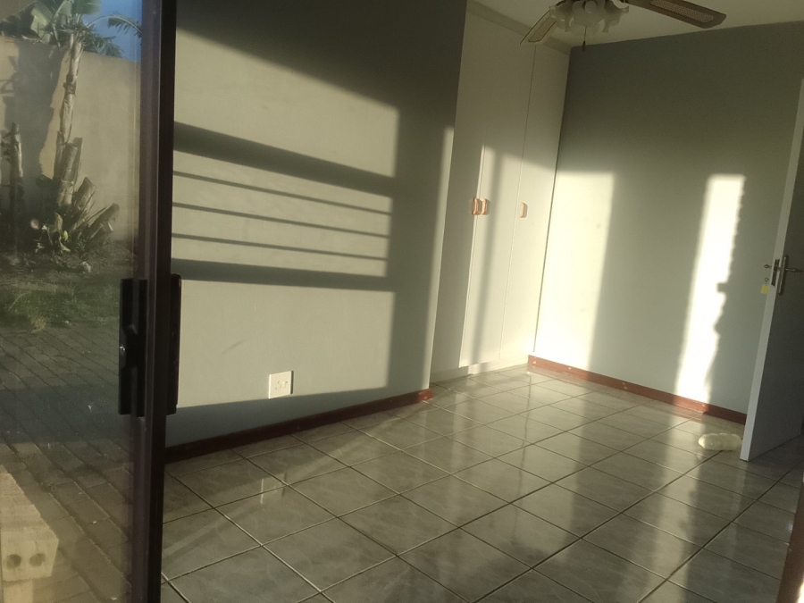 To Let 4 Bedroom Property for Rent in Sedgehill Western Cape